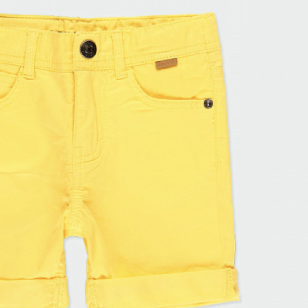 pantalon corto amarillo