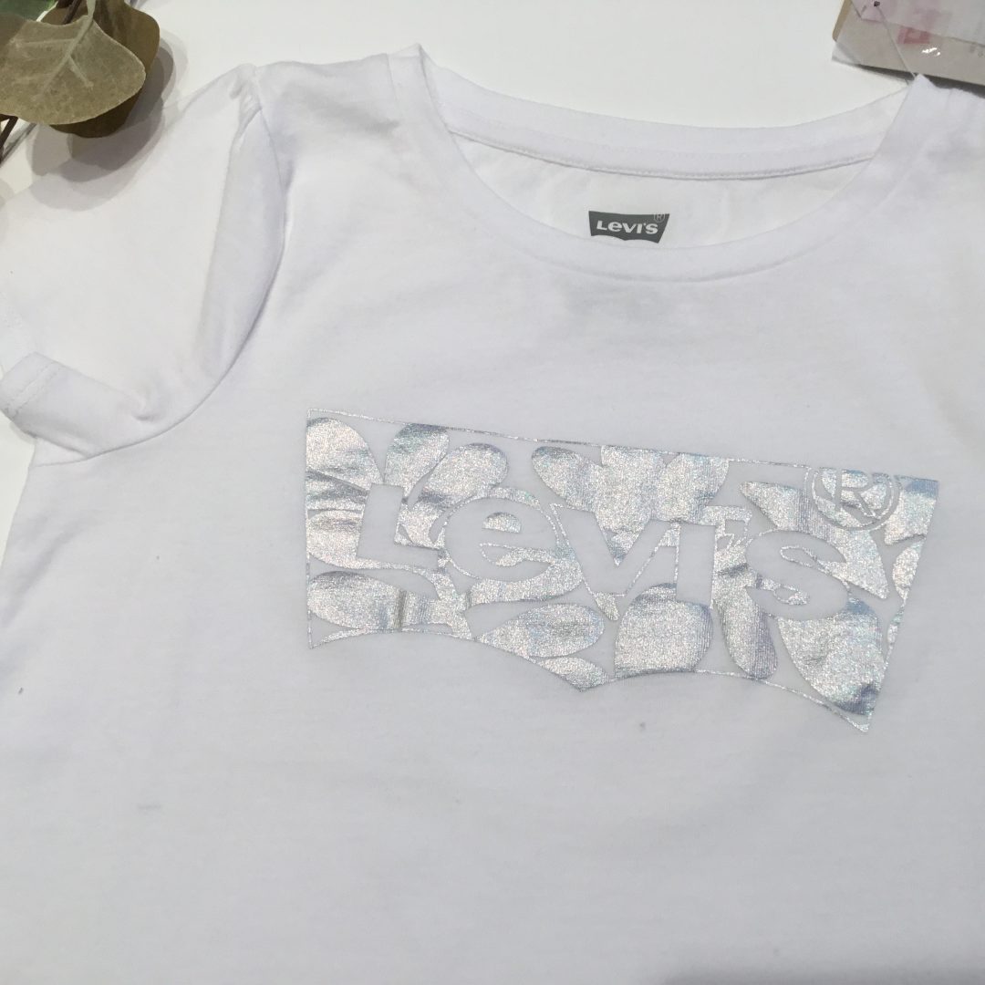 camiseta blanca levis