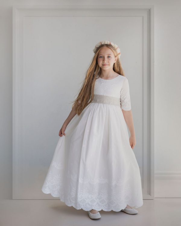 Vestido de comunión en algodón bordado