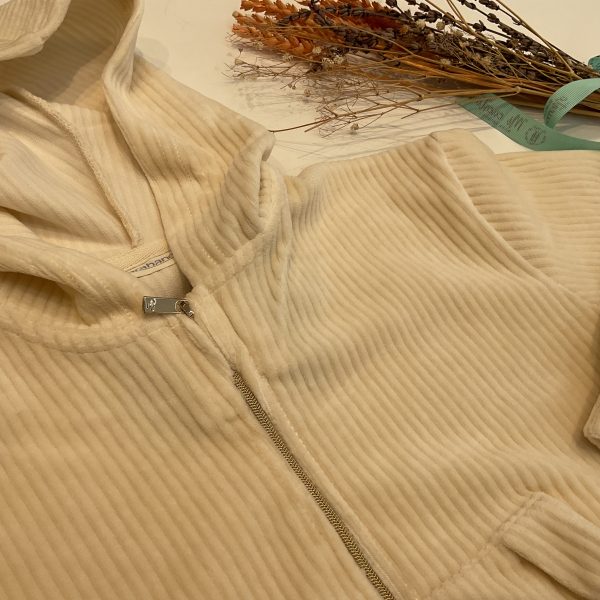 SUDADERA CON CREMALLERA BEIGE SARABANDA